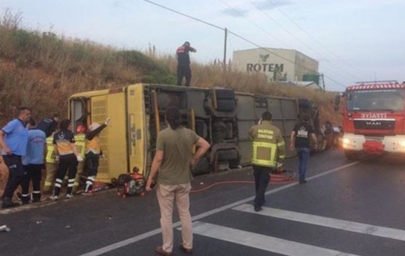 Թուրքիայում զբոսաշրջային ավտոբուսը բախվել է մեքենայի, կա 4 զոհ և 49 վիրավոր (լուսանկարներ)