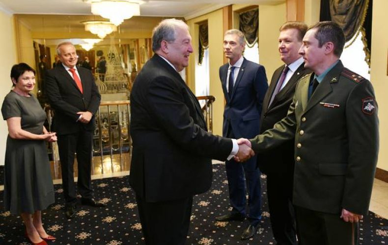 Президент Армен Саркисян по случаю Дня России посетил посольство РФ в Армении