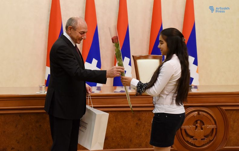 Bako Sahakyan congratulates schoolchildren on results achieved in subject Olympiads