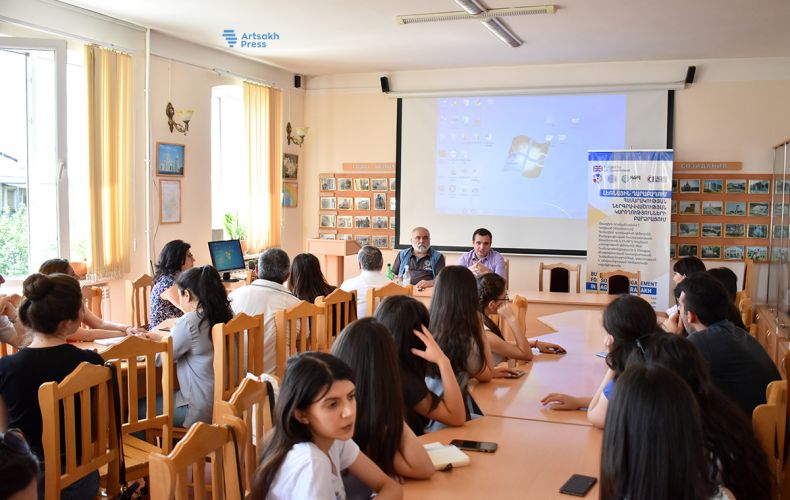 Научные сотрудники Института Кавказа выступили с лекцией в АрГУ