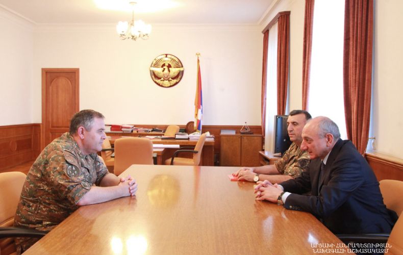 Бако Саакян принял начальника Генштаба ВС Армении Артака Давтяна

 
