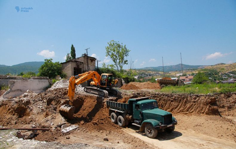 В Степанакерте началось строительство нового жилого района