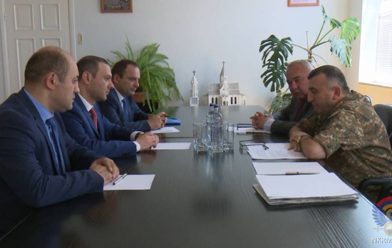 Карен Абрамян и Армен Григорян обсудили вопросы безопасности обоих государств
