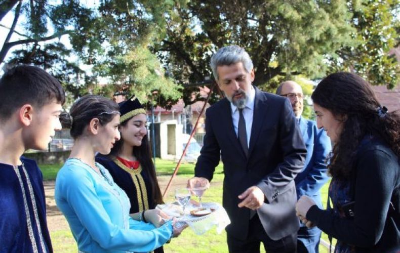 Гаро Пайлян попросил марашцев осуществить мечту армянских стариков, проживающих в Уругвае