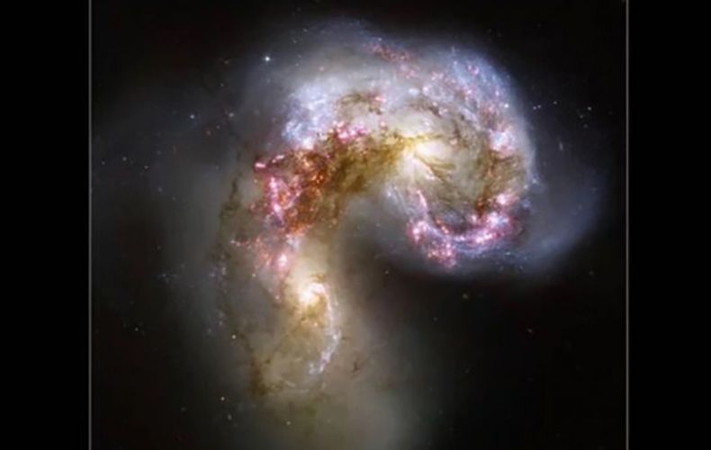 Hubble աստղադիտակը ֆիքսել է միմյանց մաս-մաս անող երկու գալակտիկաների բախումը
