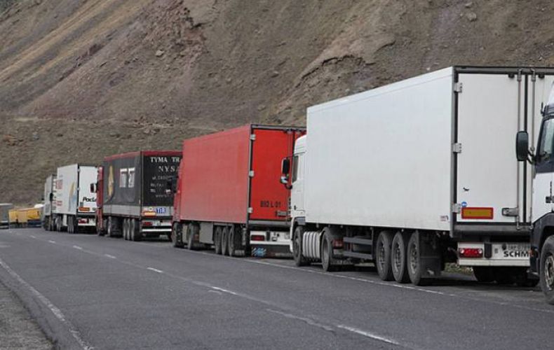 На российском участке Верхнего Ларса введены временные ограничения для грузовых автомобилей