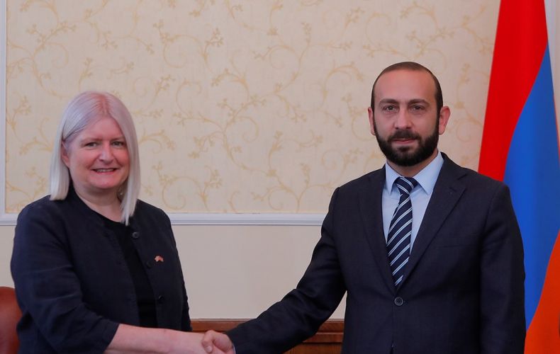 Арарат Мирзоян провел прощальную встречу с послом Соединенного Королевства в Армении