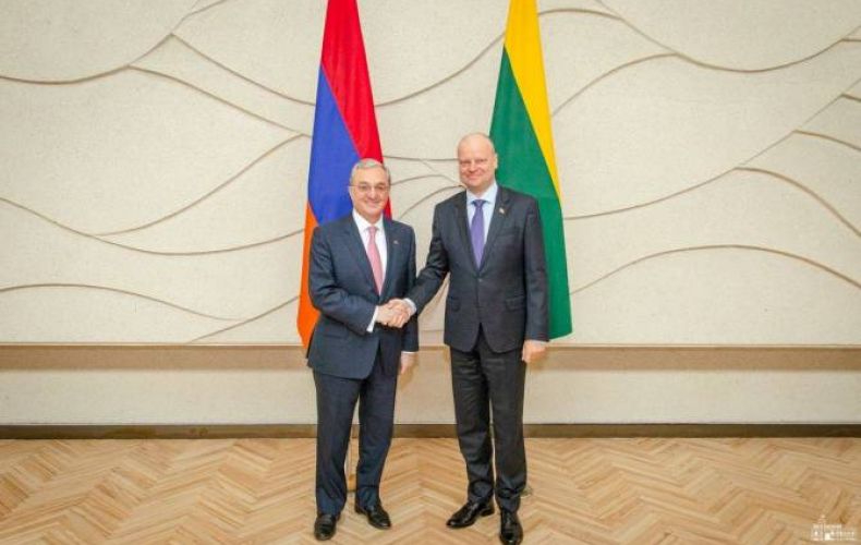 Զոհրաբ Մնացականյանը հանդիպում է ունեցել Լիտվայի վարչապետի հետ
