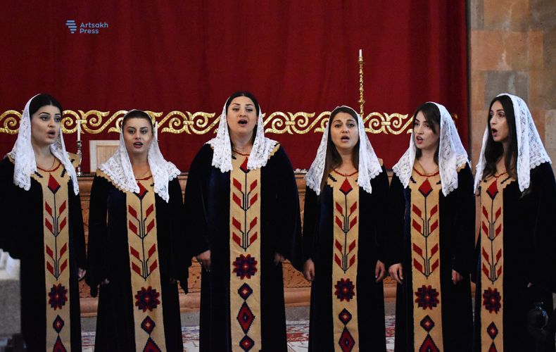 Կոմիտասի ծննդյան 150-ամյակին նվիրված՝ Ստեփանակերտում կայացել է «Գեղարդ» երգեցիկ խմբի համերգը