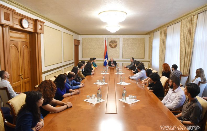 President Sahakyan hosts teachers practicing in Artsakh within frames of Teach for Armenia project