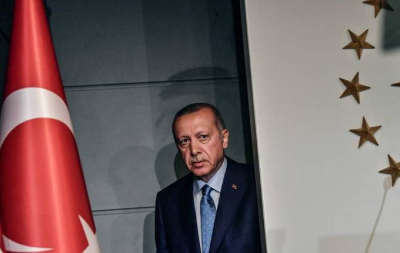 Газета “Айастани Анрапетутюн”: Президент Турции едет в Москву на торги


