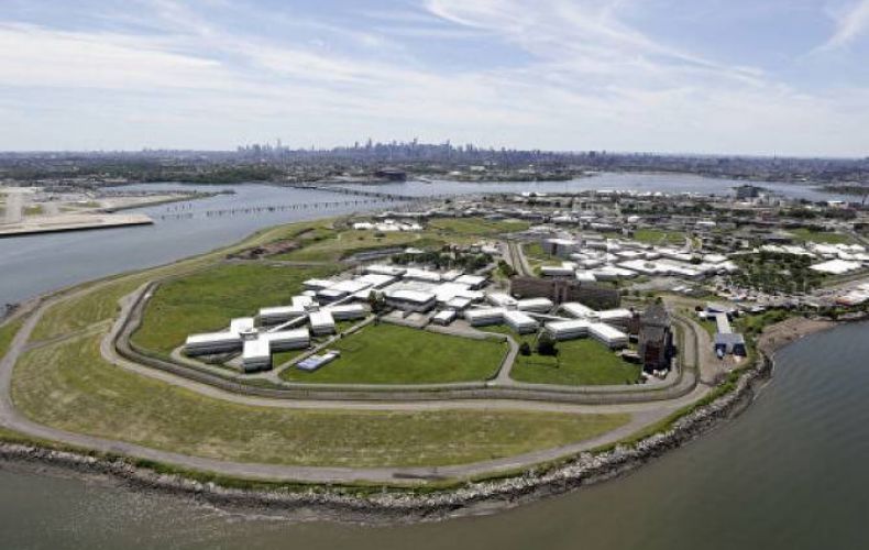 Власти Нью-Йорка закроют самую крупную в мире тюрьму



