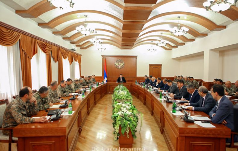 Artsakh State Minister held meeting with Defense Army's top leadership and territorial administration bodies