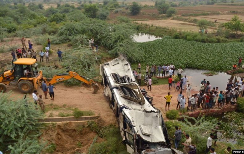 Հնդկաստանում ավտովթարի հետևանքով առնվազն 16 մարդ է զոհվել
