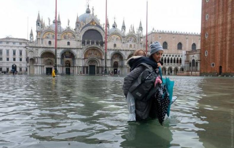В Венеции введен режим ЧП в связи с наводнением