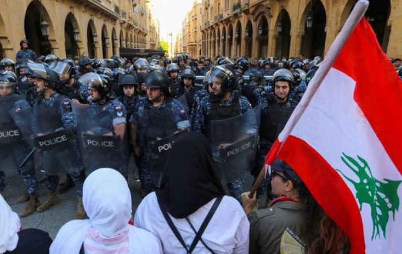СМИ: шесть демонстрантов получили ранения в стычках с полицией в центре Бейрута