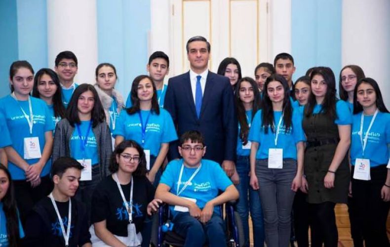 ՀՀ նախագահի նստավայրում կայացել է Հայաստանում երեխաների առաջին գագաթաժողովը


