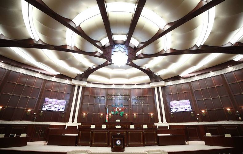 Ադրբեջանցի պատգամավորները քվեարկեցին խորհրդարանի լուծարման օգտին
