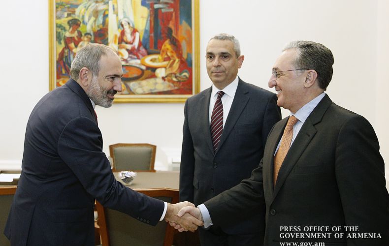 PM Pashinyan receives foreign ministers of Armenia and Artsakh