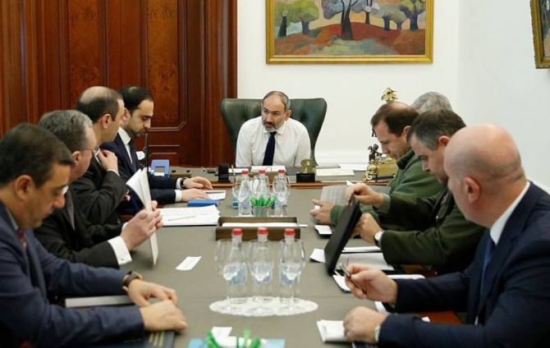Nikol Pashinyan convenes meeting to discuss situation in region