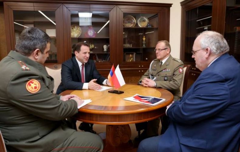 Министр обороны Армении принял посла Польши в Республике Армения