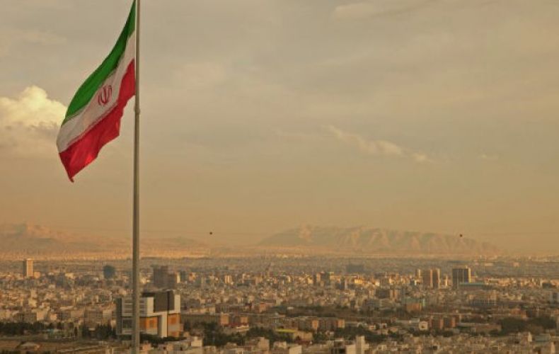 Британцам рекомендуют воздержаться от поездок в Иран
