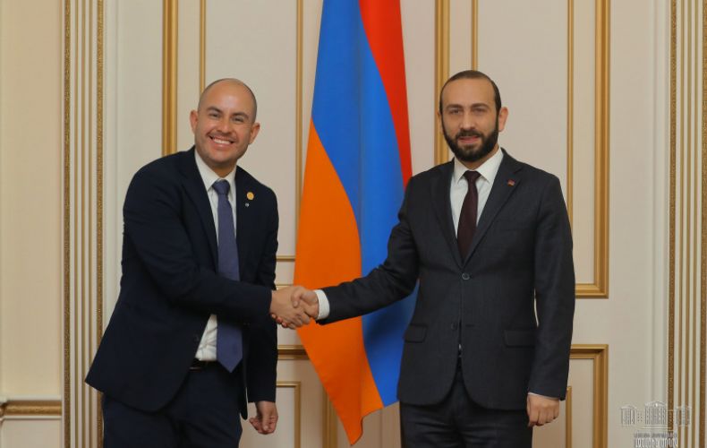 Armenian Speaker of Parliament holds meeting with Mexican MP