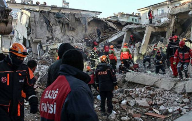Число пострадавших в Иране при землетрясениях достигло 104 человек
