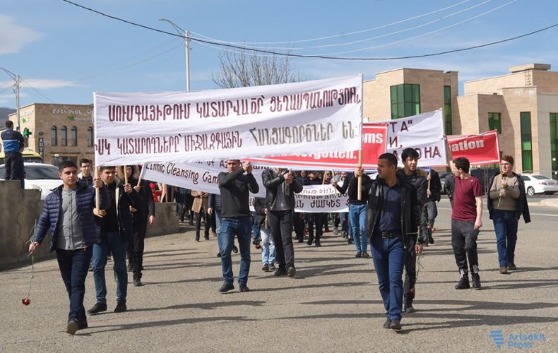 Блок «Азат Айреник - ОГА» организовал шествие, посвященное 32-й годовщине сумгаитских погромов