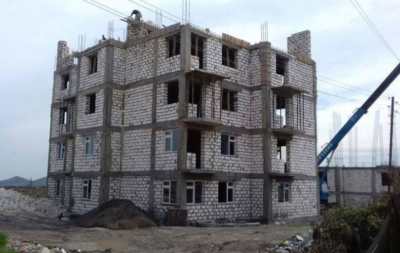 Three multi-apartment buildings being built in Askeran to be put into operation in November