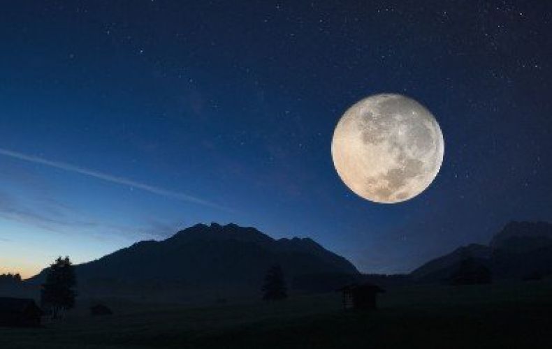 Жители Армении увидят необычное лунное затмение (ФОТО)