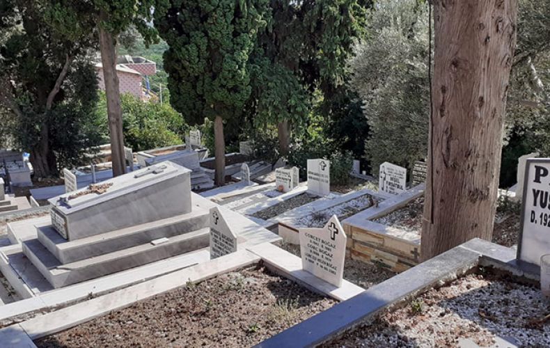 В Турции решили превратить 150-летнее христианское кладбище в зеленую зону