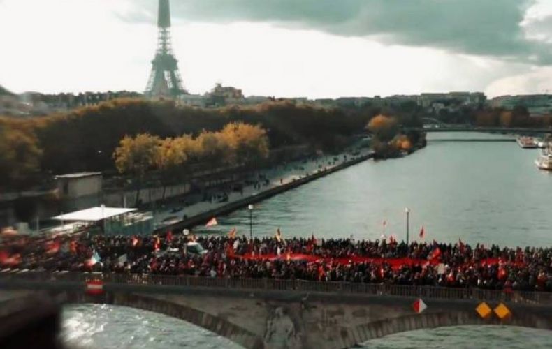 Փարիզի Սենա գետի կամուրջներից մեկը ողողվել է հայկական եռագույններով