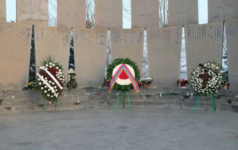Wreath on behalf of Armenia President laid at Yerablur Military Pantheon