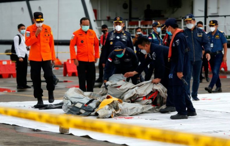 Indonesia jetliner crash: Authorities locate  two black boxes from  Sriwijaya Air Boeing 737 plane