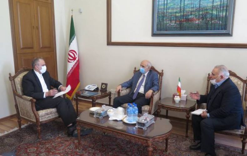 Iran ready to contribute in implementing economic projects with Armenia