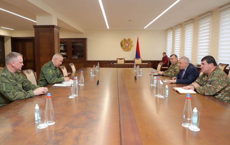 Armenia defense minister receives commander of Russia peacekeeping contingent in Karabakh conflict zone