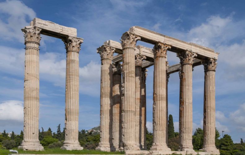 Greece restoring temple of Olympian Zeus in Athens