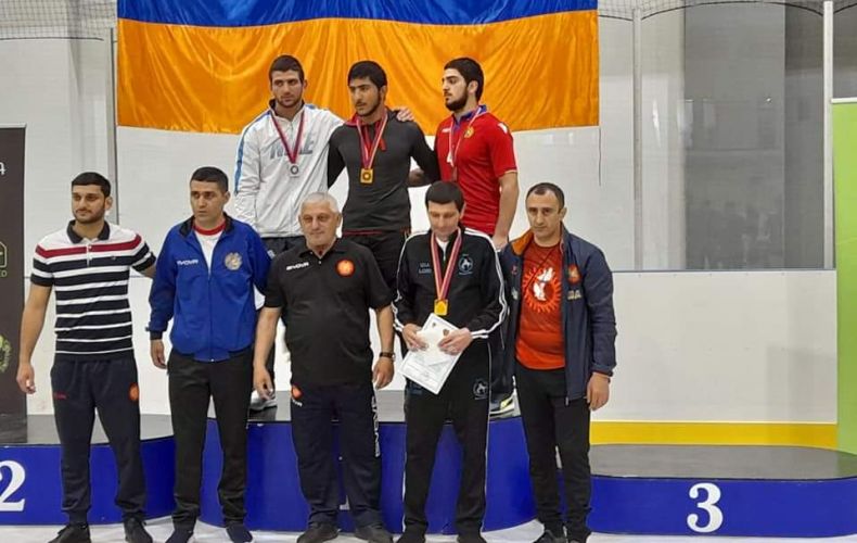 Спортсмены Арцаха завоевали медали на молодежном чемпионате РА по вольной борьбе