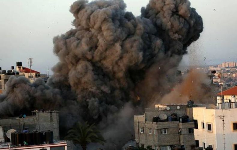 Israeli air strikes target nine residences of Hamas commanders