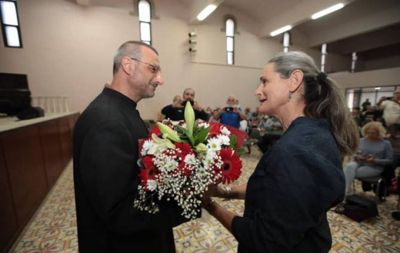 Члены еврейских организаций посетили армянского священника, подвергшегося в Иерусалиме Около 200 евреев выразили солидарность Армянской патриархии Иерусалима и армянской общине
