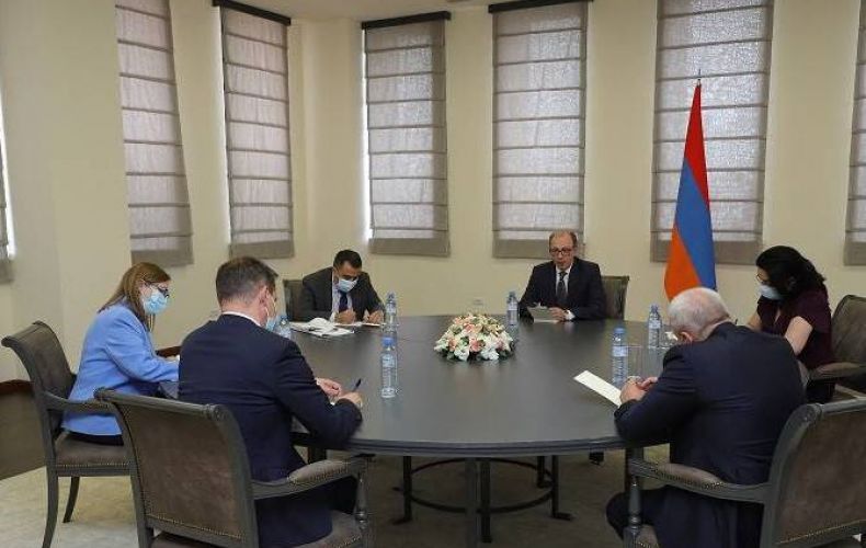 Armenia acting FM receives OSCE Minsk Group Co-Chairing countries' ambassadors