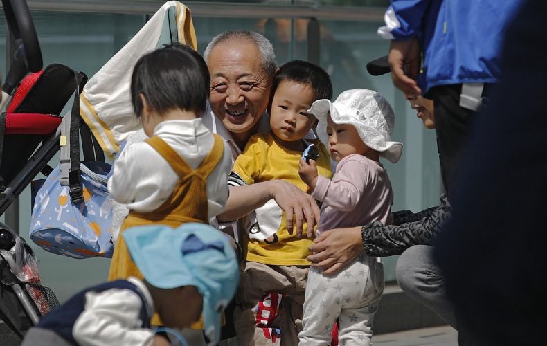 China to allow couples to have three children