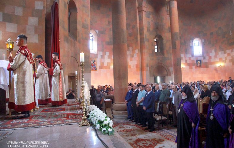 Гарегин II отслужил священную литургию в Соборе Пресвятой Богородицы в Степанакерте