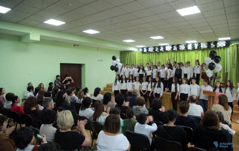 Ստեփանակերտի Կոմիտասի անվան երաժշտական դպրոցը հաշվետու համերգ է կազմակերպել (լուսանկարներ)

