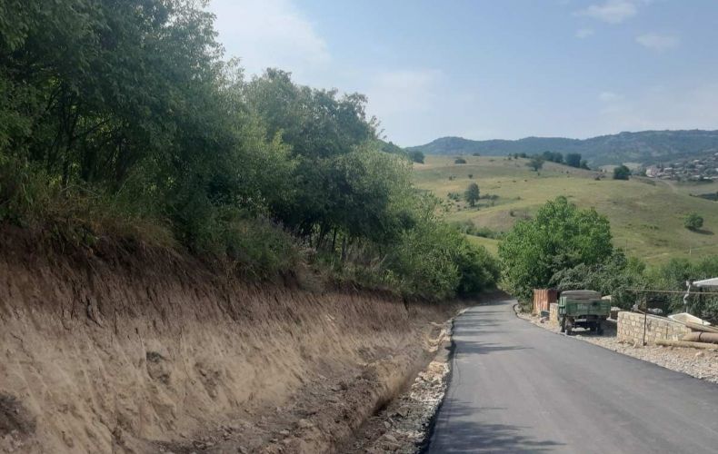 Асфальтируется дорога, ведущая в село Илис