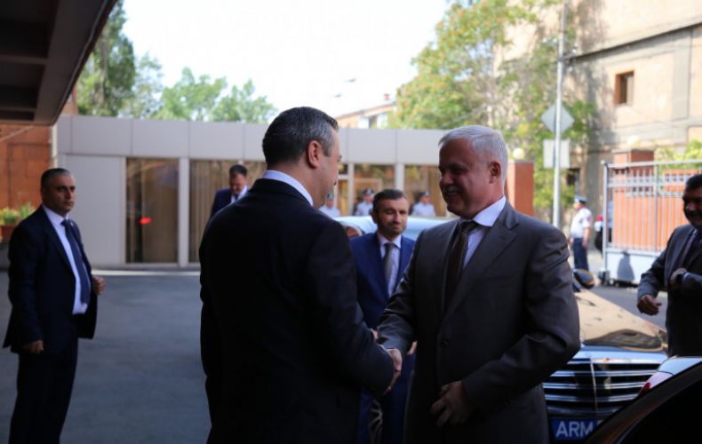 Armenia Security Council head, CSTO chief confer on situation at Azerbaijan border