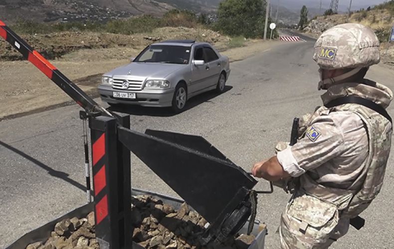 Российские миротворцы обеспечили безопасный проезд 58-тысячного автомобиля через Лачинский коридор Нагорного Карабаха