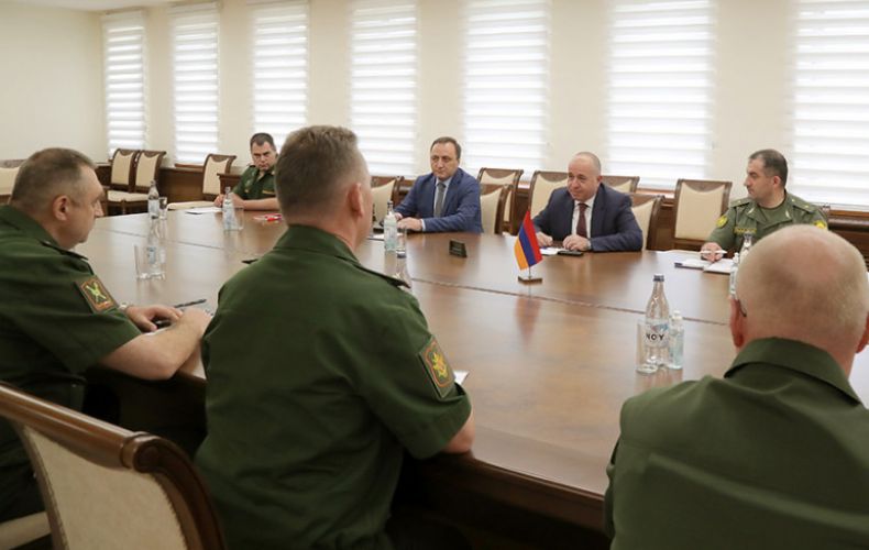 Armenia Defense minister receives Russia MOD delegation