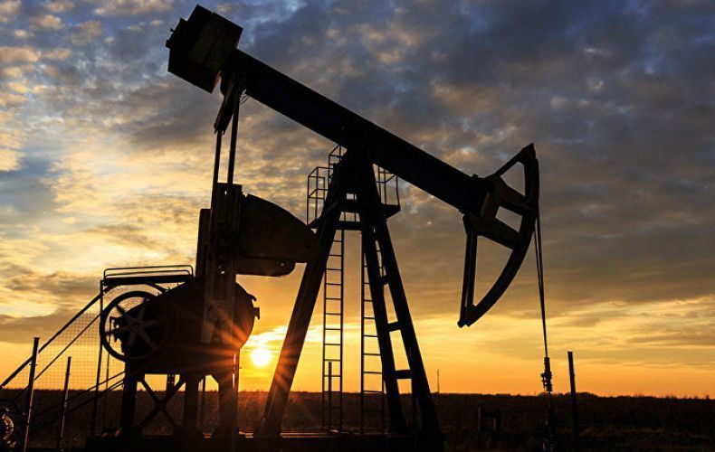 Oil prices rise slightly